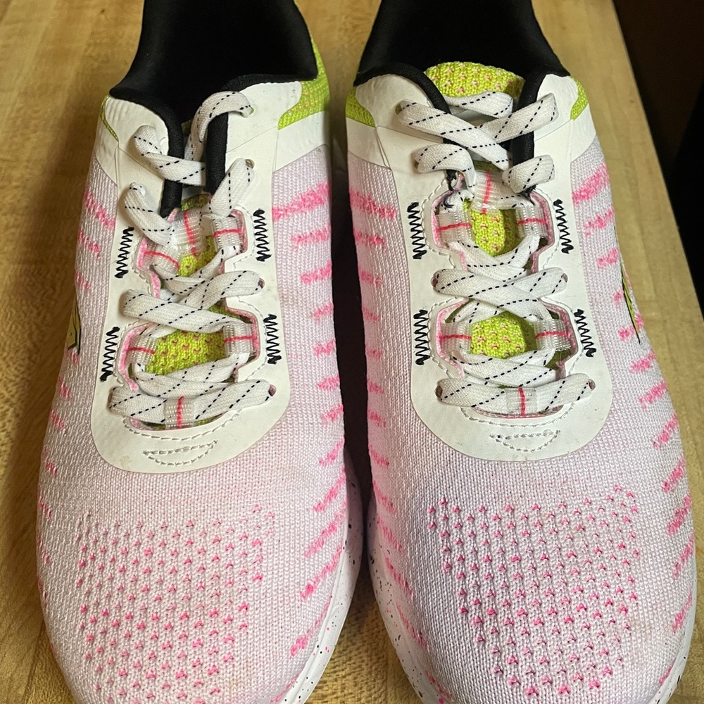 Girls size 5 sneakers - Picture 3 of 5
